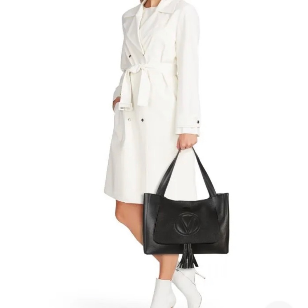 Valentino tote in black pebbled leather